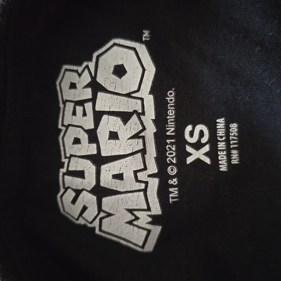 Super Mario Reversible Sequin Tshirt - Picture 5 of 5